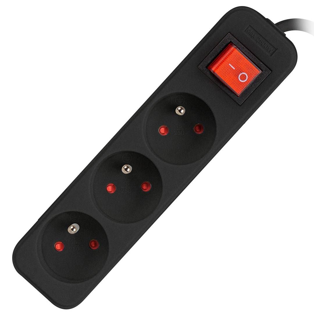 LANBERG PS1-03E-0300-BK Lanberg 3M Black LANTERGE CURVE 3X 230V PL WITH CIRCUIT BREAKER, FULL COPPER