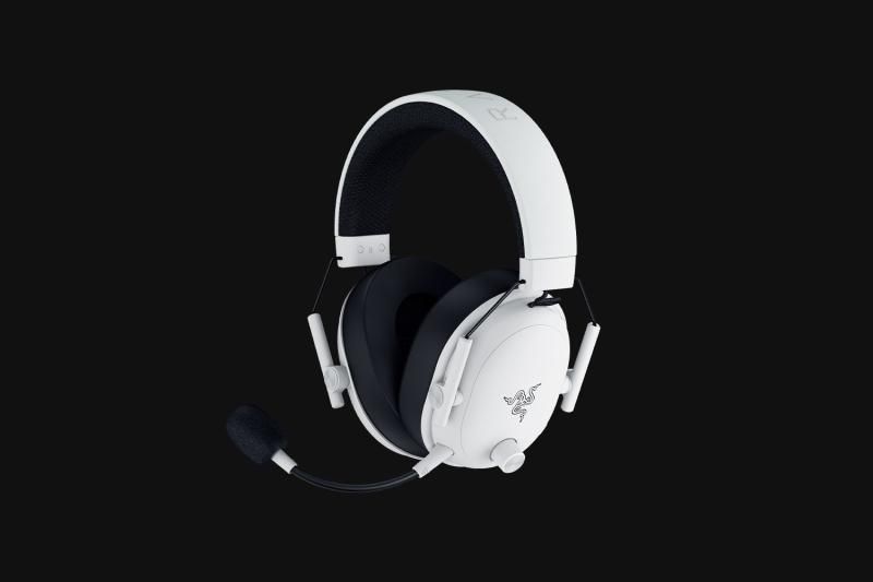 Casti wireless Razer Blackshark V3, micrfon uni-directional, frecventa microfon 60 - 16000, THX Spatial audio, izolare fonică activă, sistem sunet 7.1, frecventa 20 - 28000, autonomie 70 ore, alb