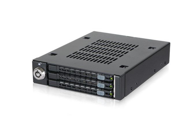 We-Ra. IcyDock 3x6 3cm SATAI-III/SAS HDD&SSD in 1x3 5  7mm
