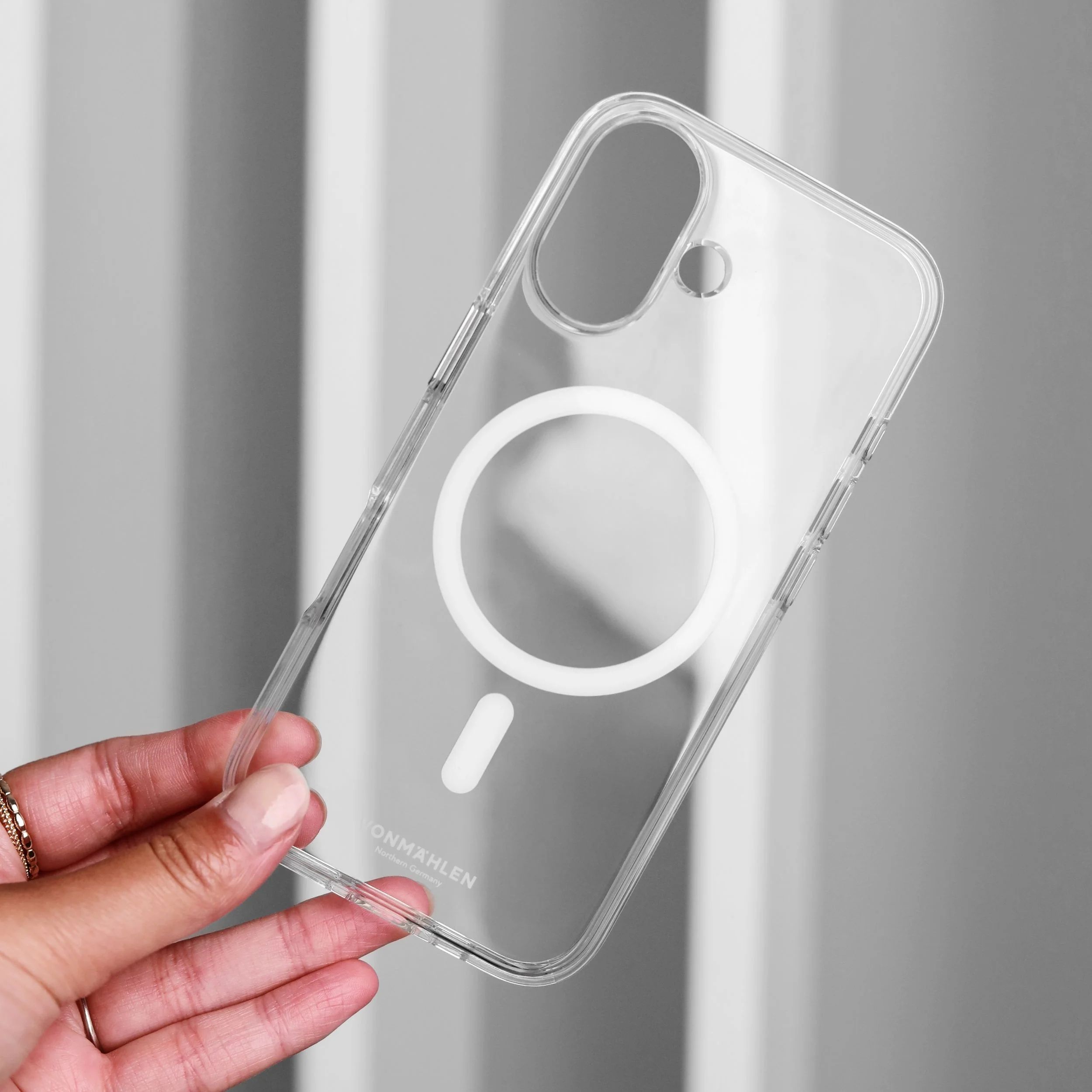 Apple Clear Case iPhone 17e mit MagSafe